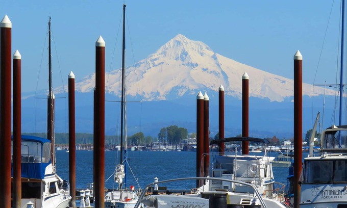 Hayden Island Hotel | Holiday Inn Portland - Columbia Riverfront by IHG