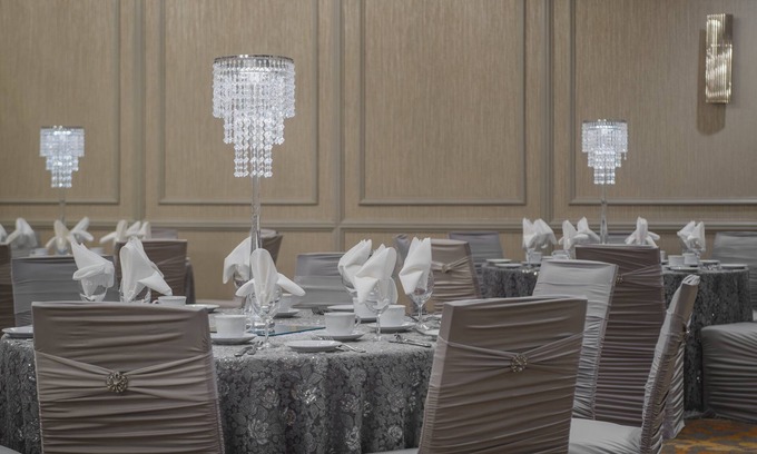 Fort Gary Hotel | Holiday Inn Winnipeg South by IHG