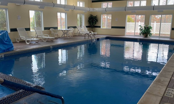 Indian River Hotel | Hometown Inn
