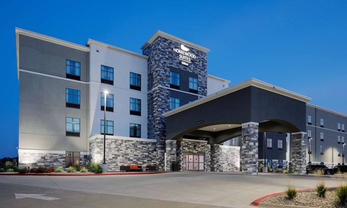 Topeka Hotel | Homewood Suites by Hilton Topeka