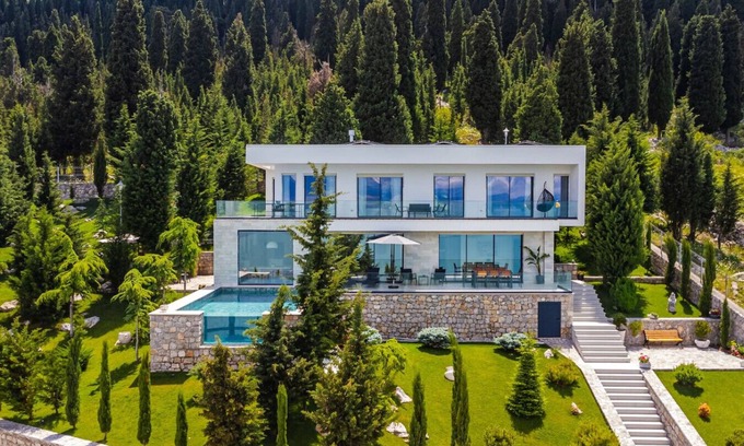 Shkoder Villa | Horizon Villa: Luxurious Lakefront Retreat
