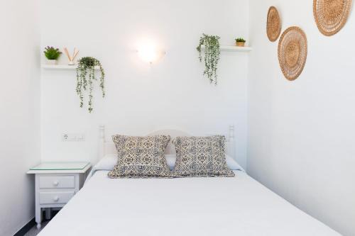 Rota House | Hostal Restaurante La Giralda