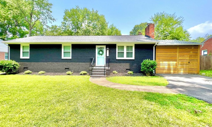 North Chesterfield Cottage | HOT TUB Mid Century Modern Ranch hosted by Heather