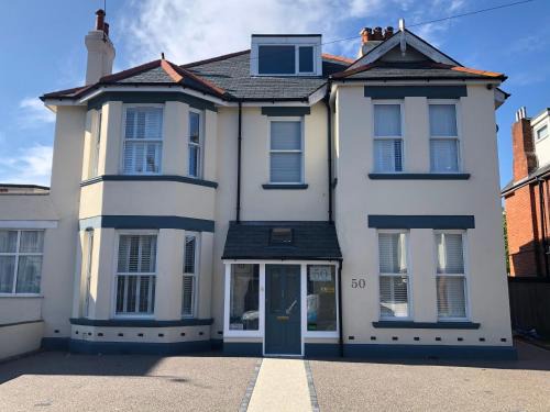 Boscombe Bed & Breakfast | Hotel 50
