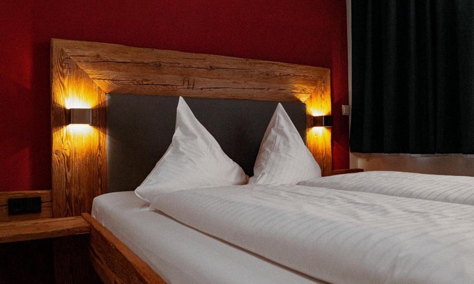 Munchen District Hotel | Hotel Almwirt