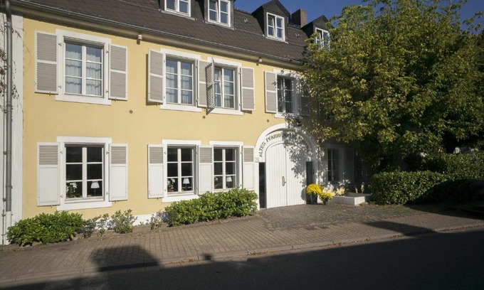 Saarlouis Hotel | Hotel Altes Pfarrhaus Beaumarais