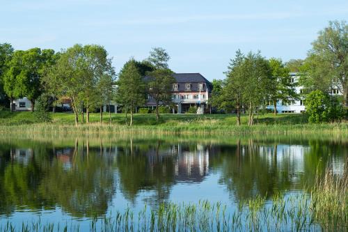 Grevesmuehlen Hotel | Hotel am See