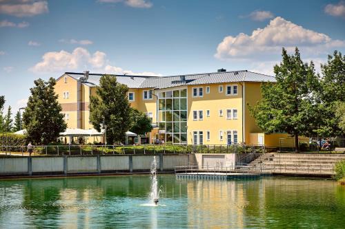 Neutraubling Hotel | Hotel am See