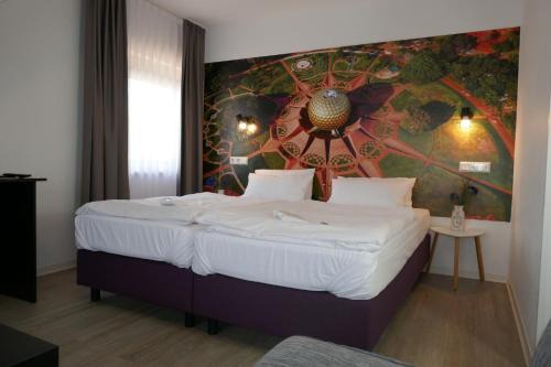 Backnang Hotel | Hotel Bitzer Backnang Zentrum 24h CHECK IN HIGHSPEED WIFI BAHNOF 500m
