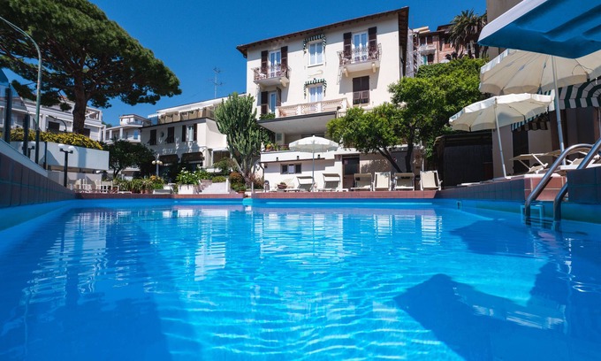 Varazze Hotel | Hotel Coccodrillo