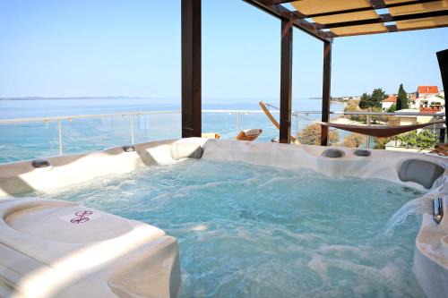 Diklo Hotel | Hotel Delfin