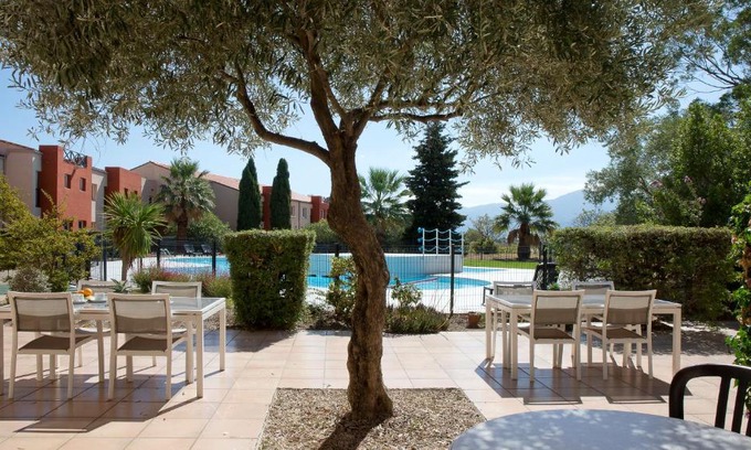 Banyuls-dels-Aspres Hotel | Hotel Du Village Catalan