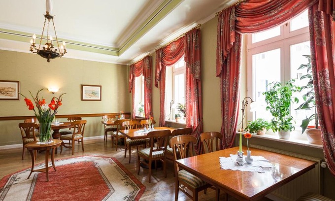 Neustrelitz Hotel | Hotel Garni Schlossgarten