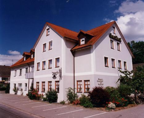 Pilsach Hotel | Hotel Gasthof am Schloß