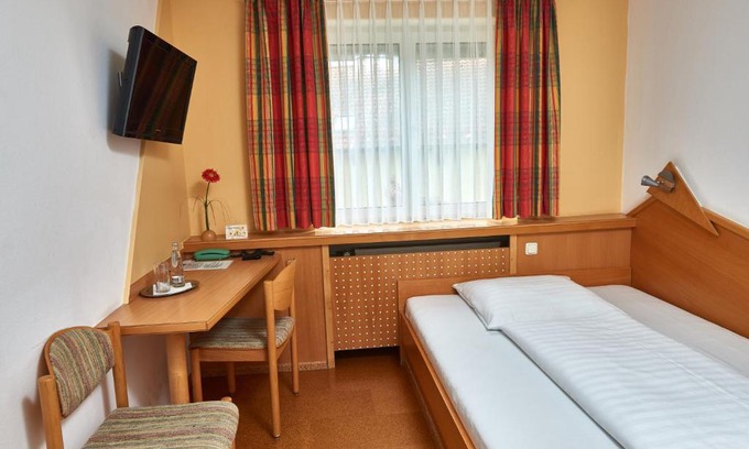 Obertraubling House | Hotel Gasthof Stocker