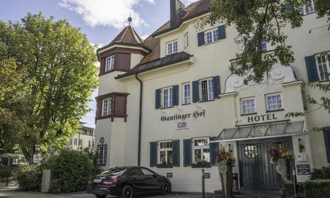 Gauting Hotel | Hotel Gautinger Hof - Ruhig im Fünf-Seen-Land nahe S-Bahn und München