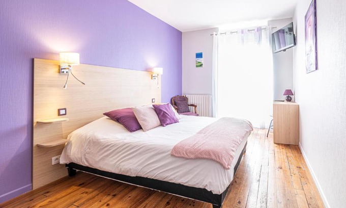 Salies-de-Bearn Hotel | Hotel Helios - Golf