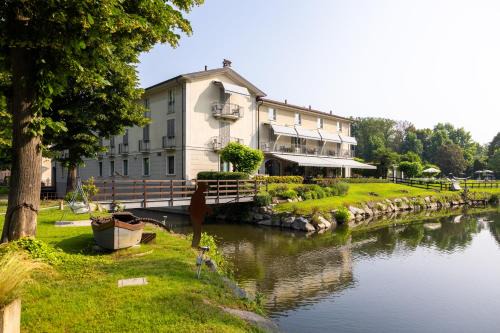 Merone Hotel | Hotel Il Corazziere