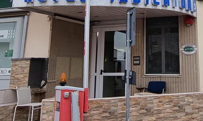 Campi Bisenzio Hotel | Hotel Indicatore