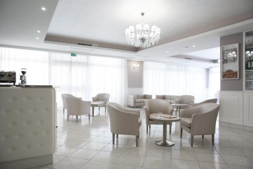 San Giovanni Rotondo Hotel | Hotel Leon - Ristorante Al Cavallino Rosso