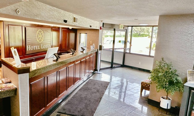 Merriam Hotel | Hotel Lotus Kansas City Merriam