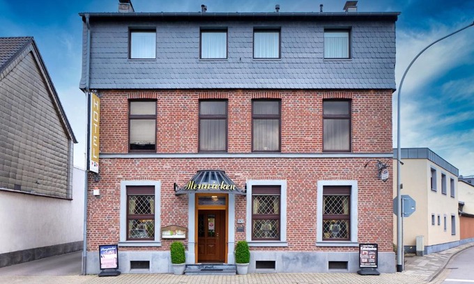 Wuerselen Hotel | Hotel Mennicken