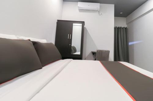 Banashankari Hotel | Hotel O IRA Sathyajyothi Comfort