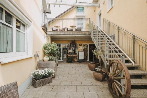Burgau House | Hotel Pension Futterknecht