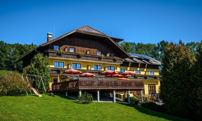 Eugendorf House | Hotel-Pension Schwaighofen