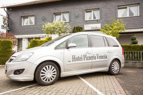 Sohren Hotel | Hotel Pizzeria VENEZIA