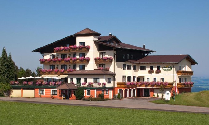 Eugendorf Hotel | Hotel-Restaurant am Hochfuchs