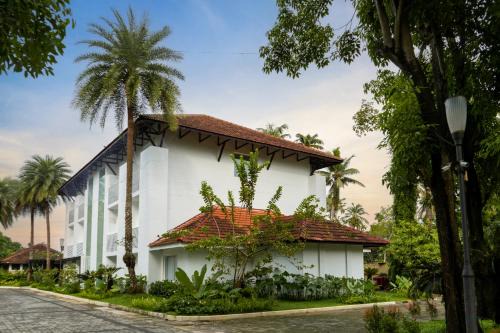 Kumbalam Bed & Breakfast | Hotel Riviera Garden