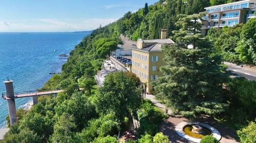 Roiano-Gretta-Barcola-Cologna-Scorcola Hotel | Hotel Riviera & Maximilian's