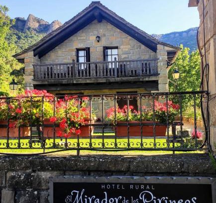 Santa Cruz De La Seros Hotel | Hotel Rural El Mirador de los Pirineos