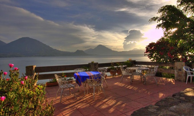 San Antonio Palopo Hotel | Hotel Terrazas Del Lago