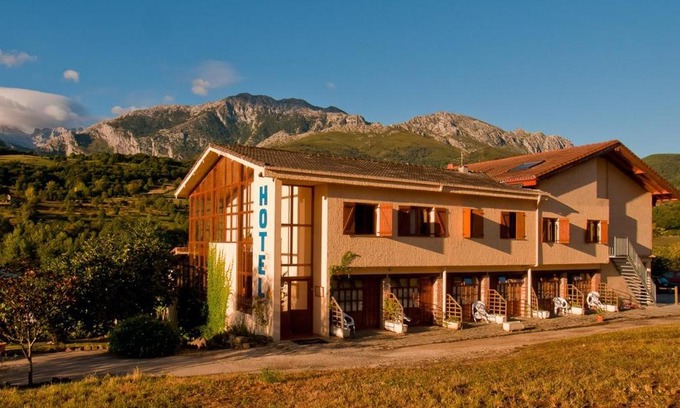 Arenas de Cabrales Hotel | Hotel Torrecerredo