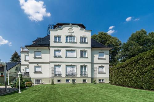 Radeberger Vorstadt House | Hotel Villa am Waldschlösschen
