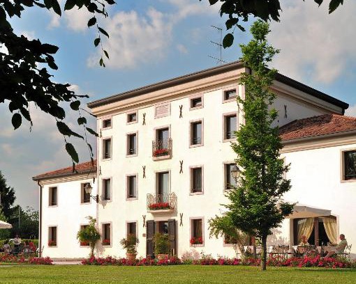 Oderzo Hotel | Hotel Villa Dei Carpini