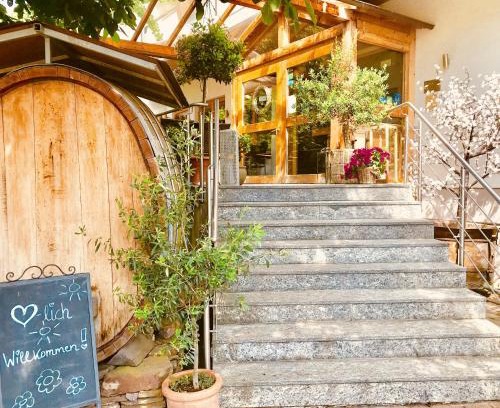 Poltersdorf Hotel | Hotel Weingut Dehren
