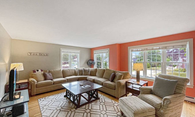 York Beach House | House ∙ 3 bedrooms ∙ 8 guests