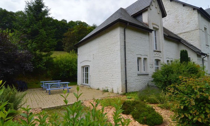 Rance-montbliart House | House adjoining mansion for a pleasant stay in the region of Chimay