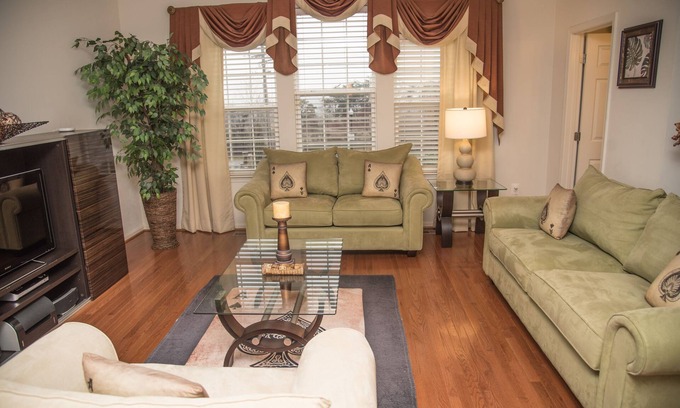 Laurel House | House of Cardz- comforts of home by LLOYD SUITES