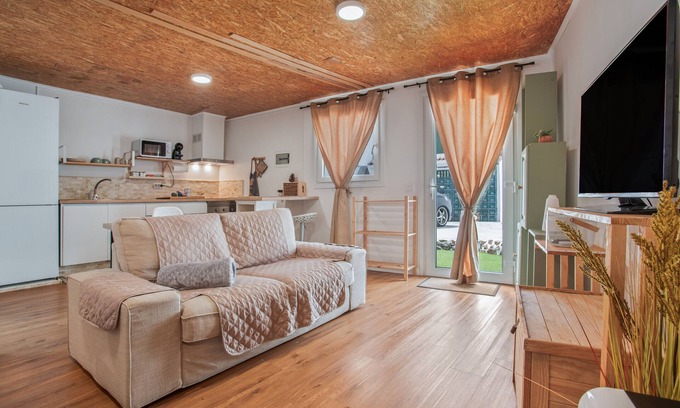 Montijos Cottage | 'House' with Balcony and Wi-Fi