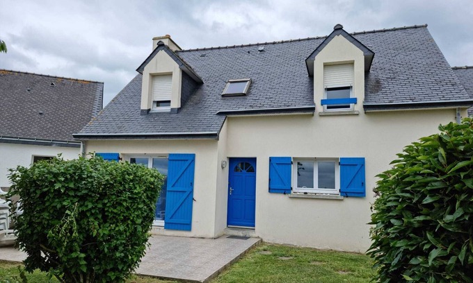 Gavres House | - House with enclosed garden, sea view, 4 bedrooms, sleeps 8.