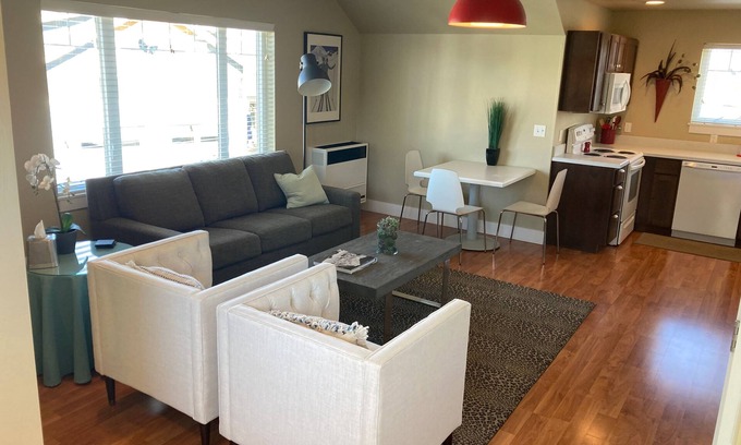 Valley West Cottage | House with mountain view