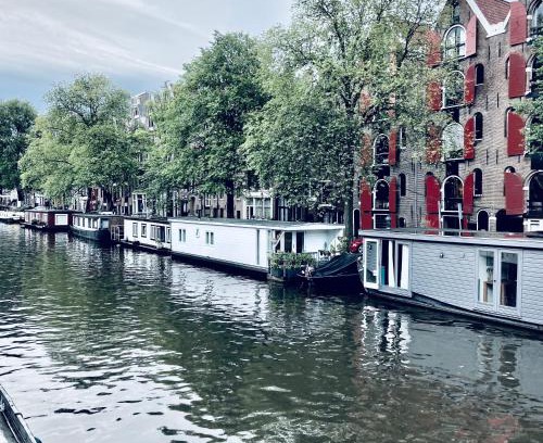 Grachtengordel-West Bed & Breakfast | Houseboat Bonnie