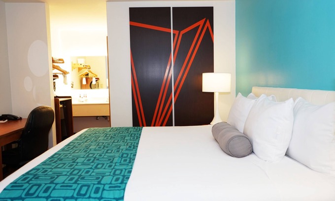 Salinas Hotel | Howard Johnson by Wyndham Salinas