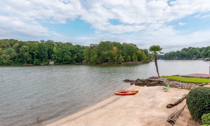 Steele Creek House | HUGE Lake Mansion w/Beach + 2 Great Rooms + Movie Thtr + Dock + Boat Avail