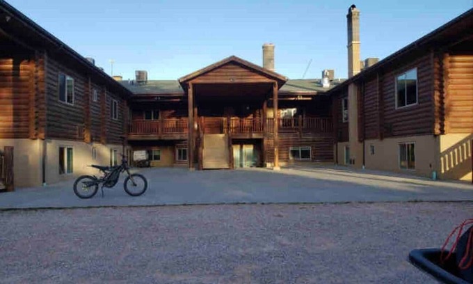 Hot Springs Cabin | Hunters Lodge in Custern18+ guests - 8 bedrooms - 18 beds - 6 baths