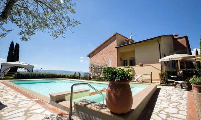 Iano Villa | Iano Villa Sleeps 8 Pool Air Con WiFi